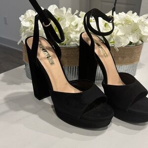 Liliana Black Block Heel Sandals